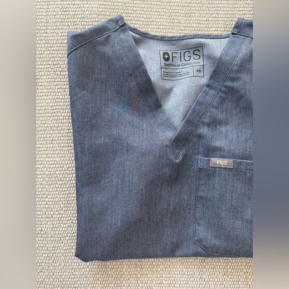 figs heather denim top - Picture 7 of 7